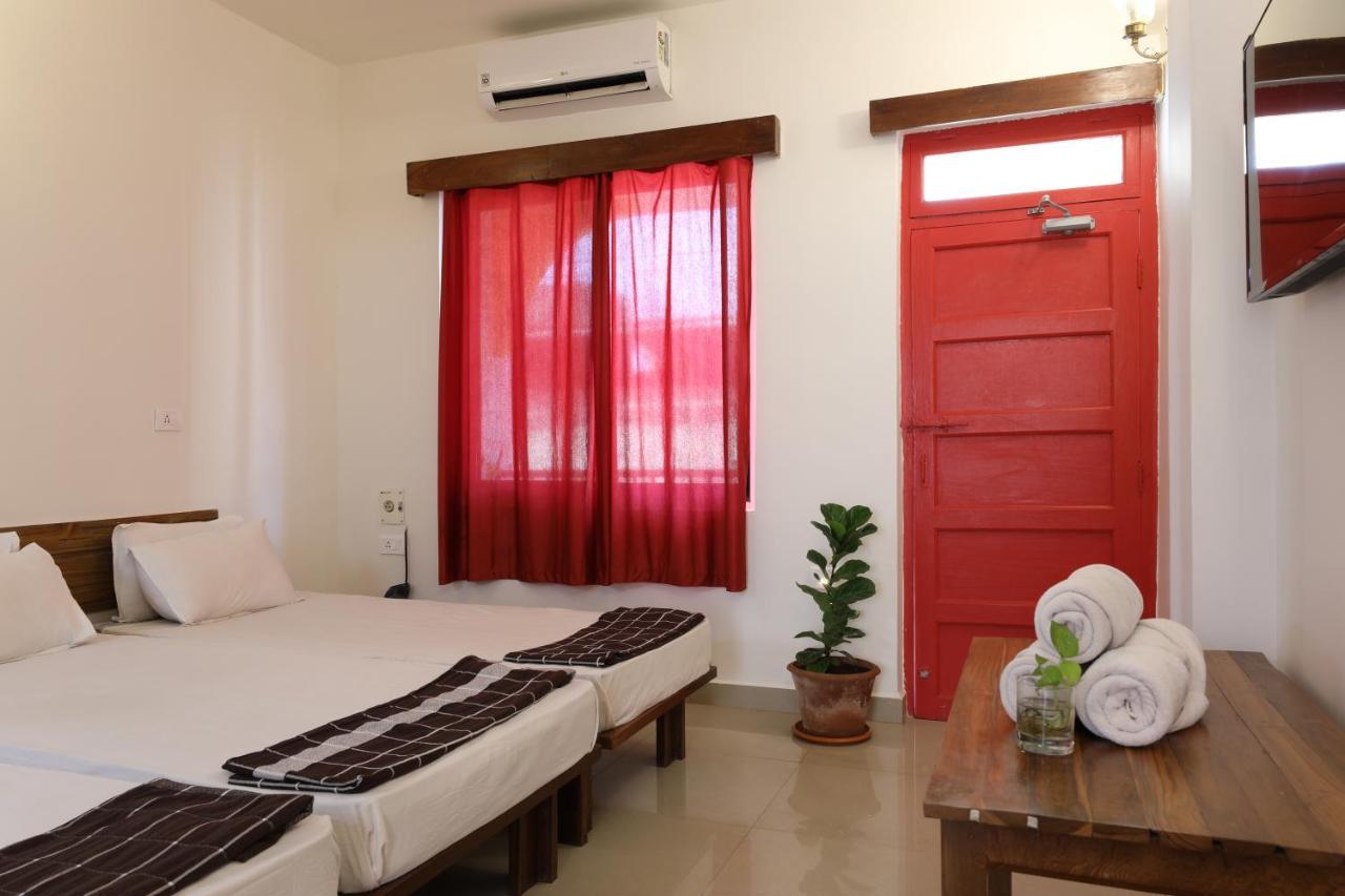Teles Westend Hotel Marmagao ภายนอก รูปภาพ