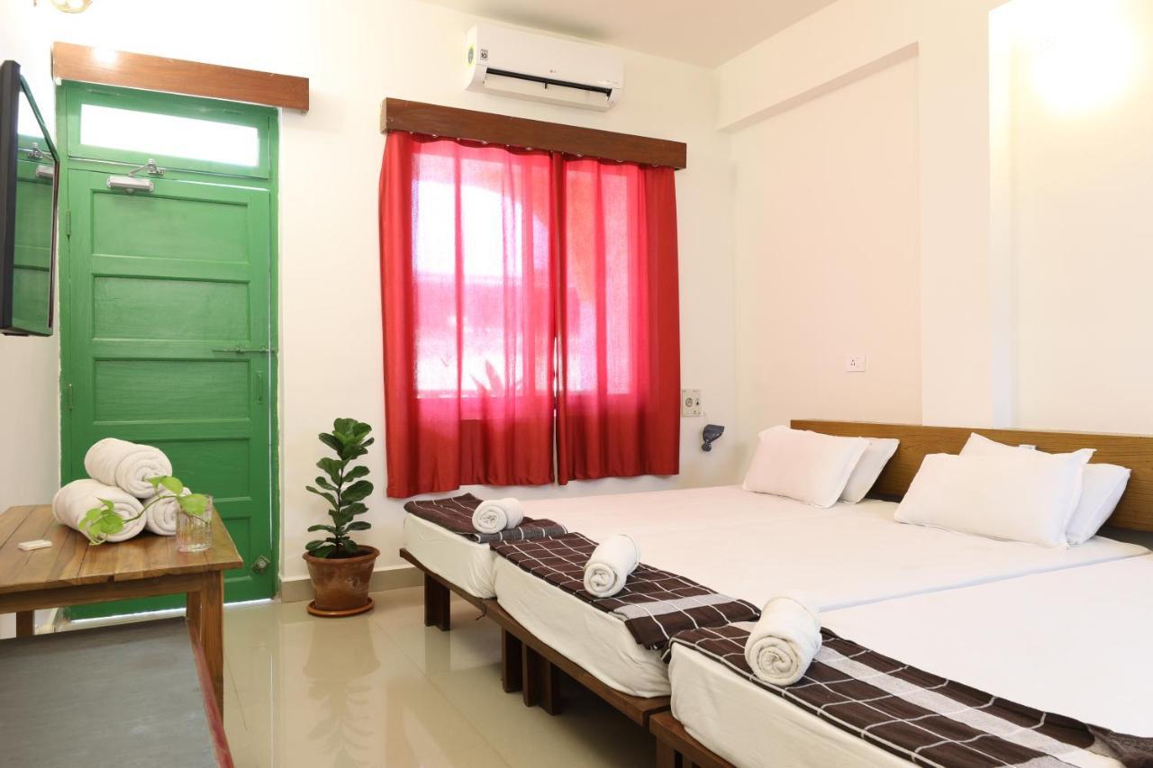Teles Westend Hotel Marmagao ภายนอก รูปภาพ